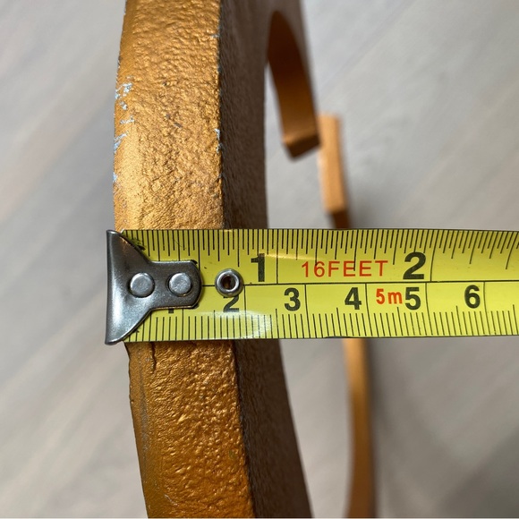 Large Gold “C” Wall Art - Picture 4 of 8